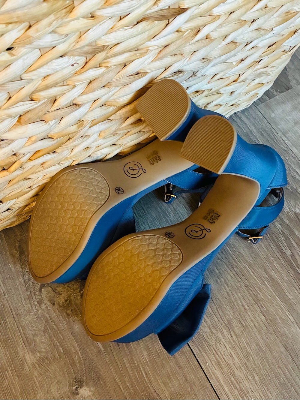🎁 Chinese Laundry Navy Bow Ankle-Strap Platform Heels Size 7 NIB - Picture 7 of 16